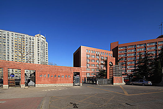 北京第二外国语学院关于2025年硕士研究生拟录取考生后期事宜的通知