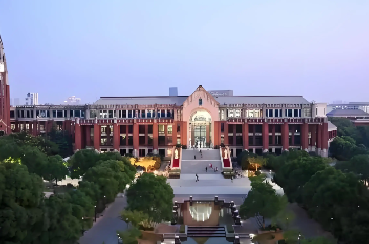 华东政法大学2025级公共管理硕士（MPA）新生入学报到安排