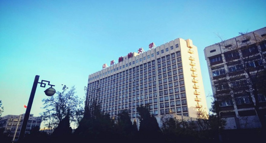 信息学院党委开展“光影铸魂忆峥嵘，砥砺奋进担使命” 主题党日观影活动