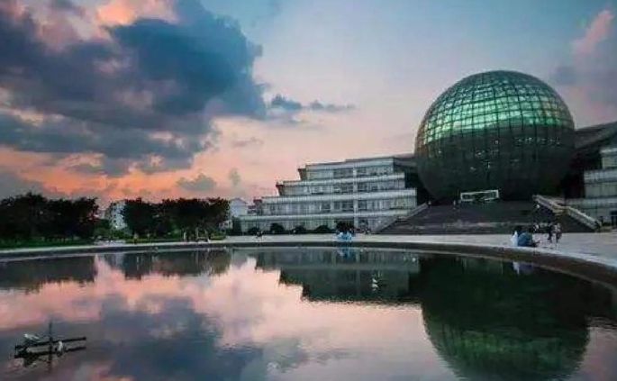 滑铁卢大学环境学院院长一行来访南京财经大学并开展工商管理项目宣讲会